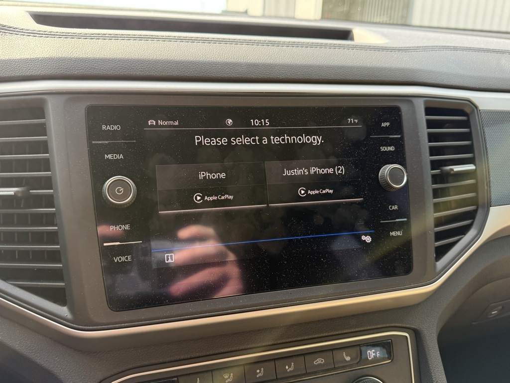 2021 Volkswagen Atlas Cross Sport V6 SE Technology R-Line photo 11