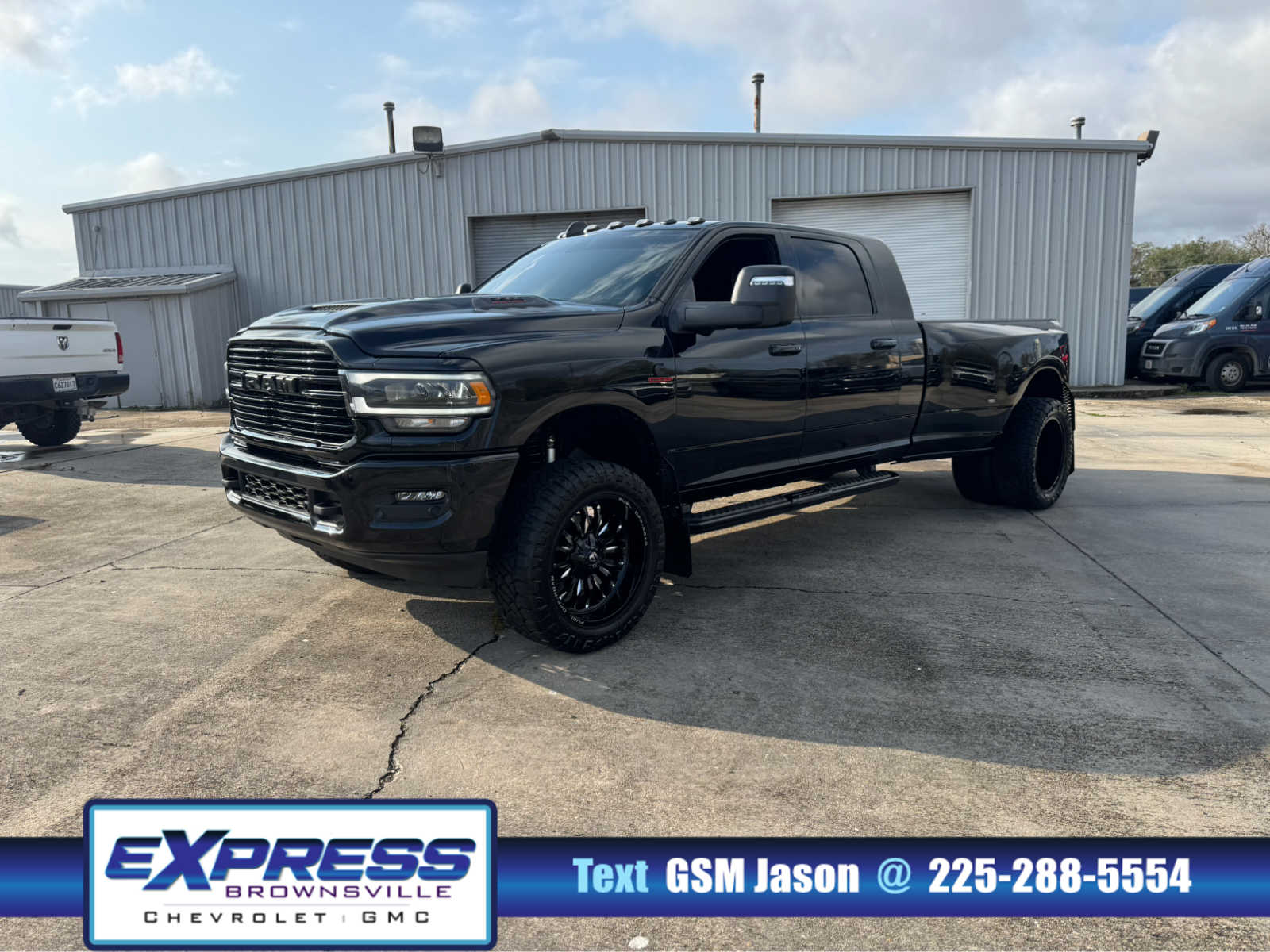 2024 RAM Ram 3500 Pickup Laramie's photo