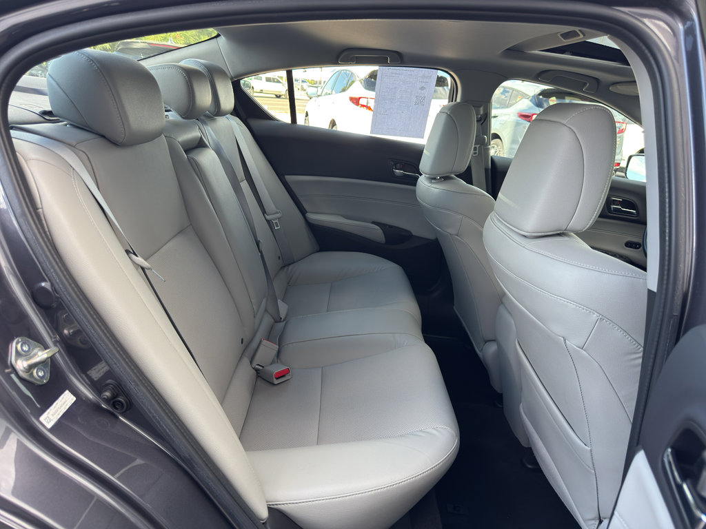 2018 Acura ILX Premium photo 17