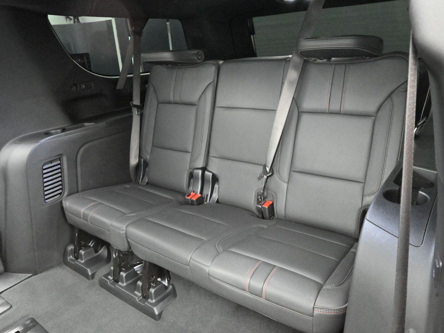 2025 Chevrolet Suburban RST photo 33
