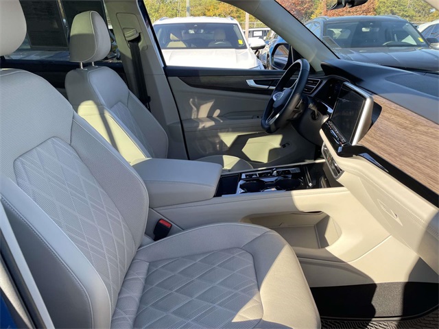 2025 Volkswagen Atlas SEL Premium R-Line photo 4