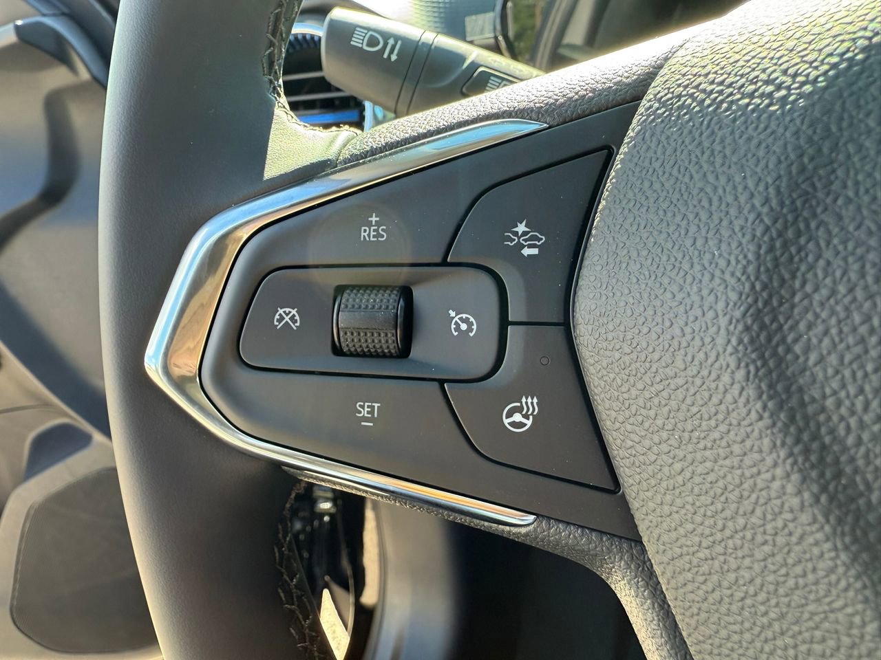 2025 Chevrolet Trax LT photo 17