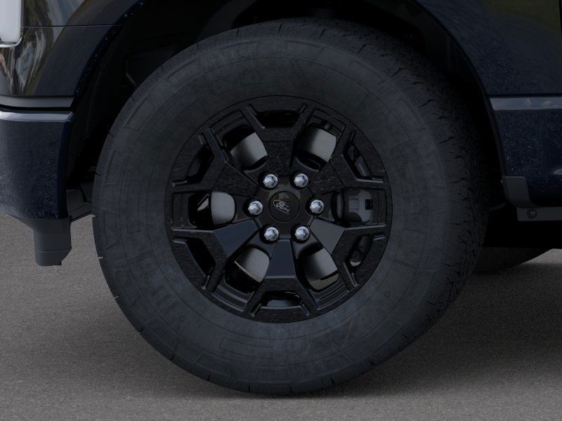 2025 Ford F-150 XLT photo 13