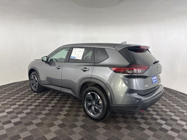 2024 Nissan Rogue SV photo 3