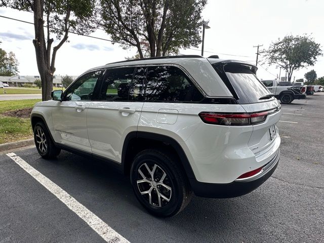 2025 Jeep Grand Cherokee Limited photo 4