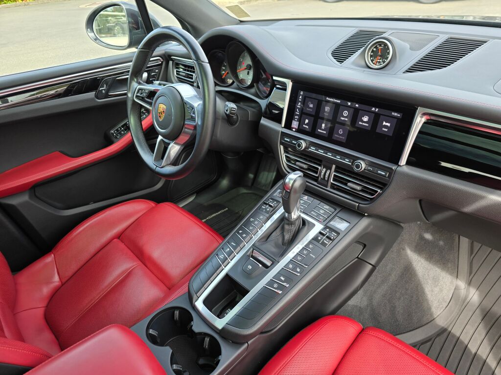 2021 Porsche Macan S photo 11