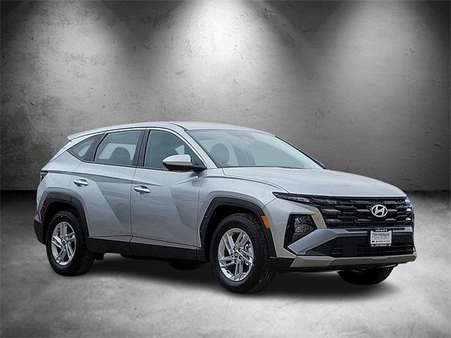 2025 Hyundai Tucson SE photo 3
