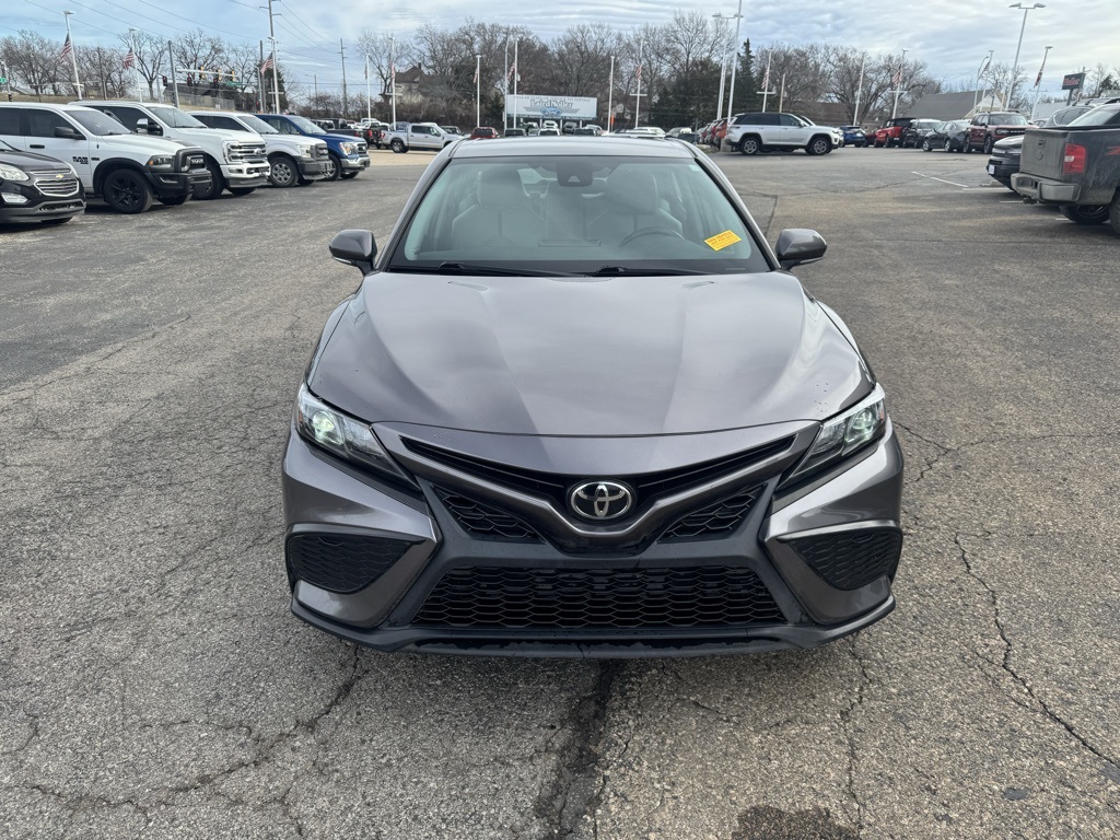 Used 2022 Toyota Camry SE Nightshade with VIN 4T1G11AK9NU663788 for sale in Kansas City