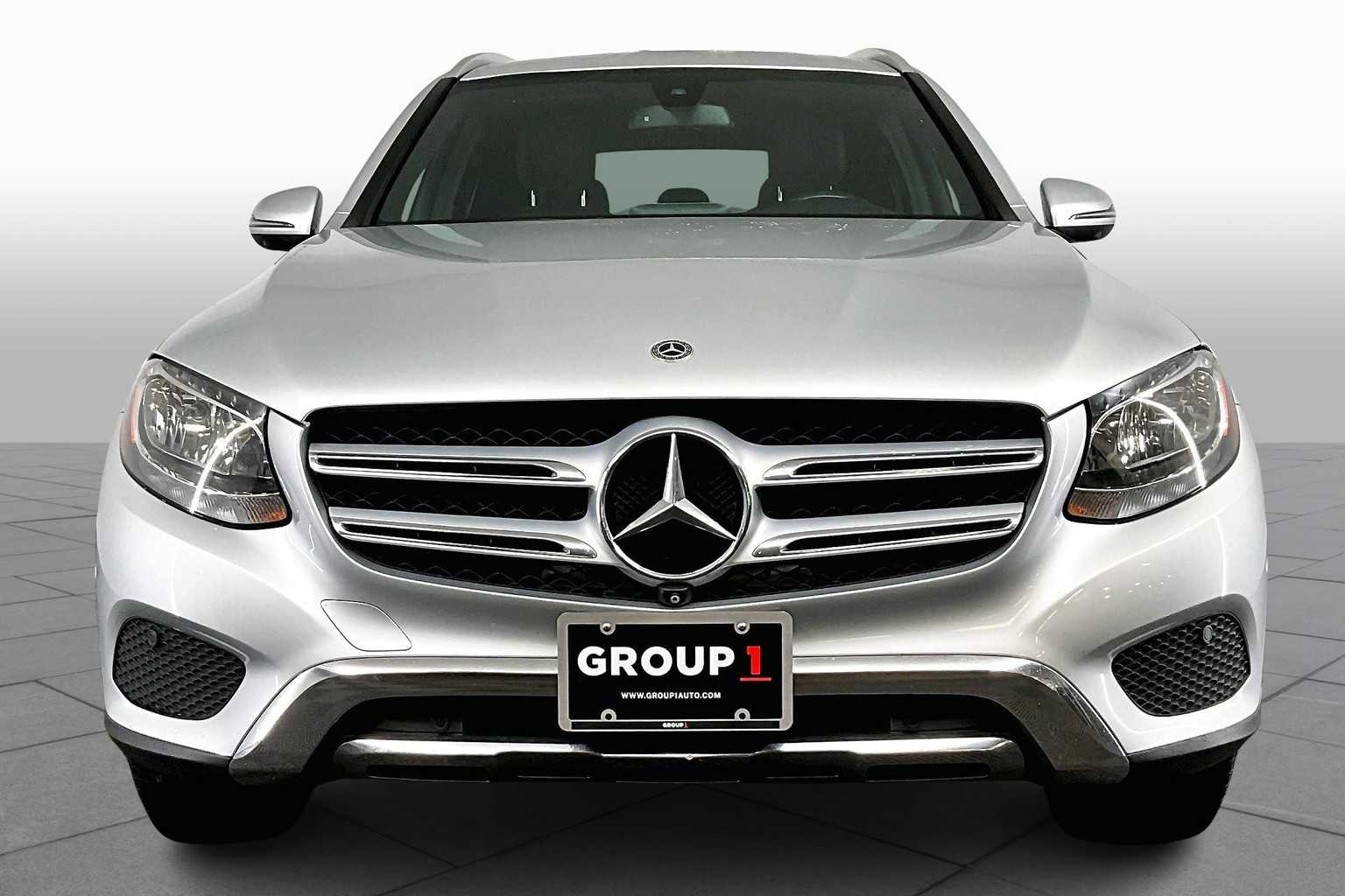 2017 Mercedes Benz GLC 300 photo 3