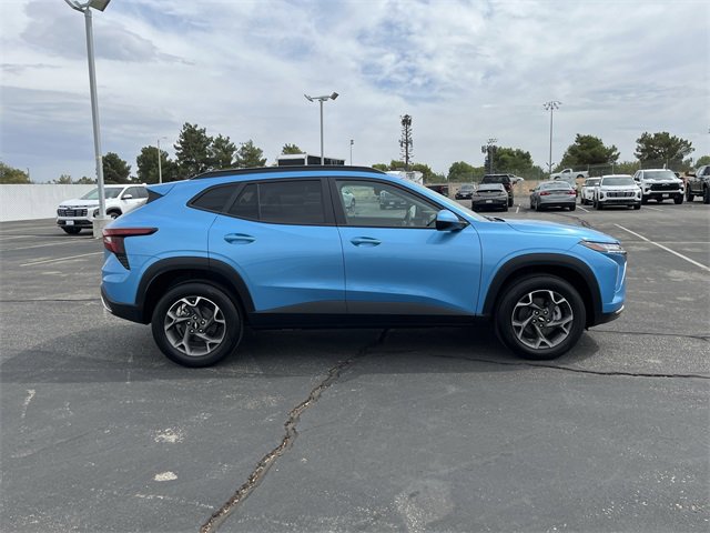 2025 Chevrolet Trax LT photo 29