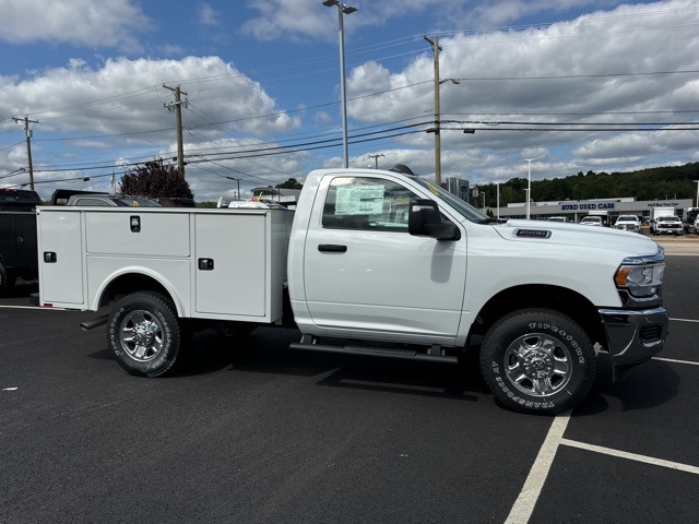 2023 Ram 2500 Tradesman photo 2