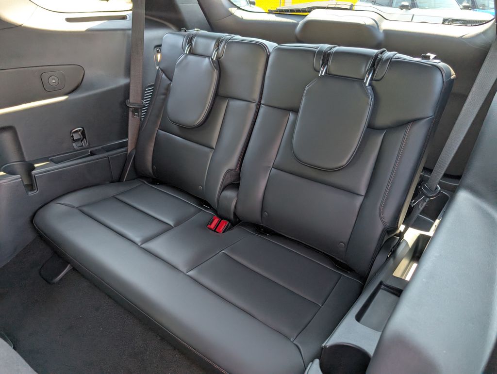 2025 Ford Explorer ST photo 3
