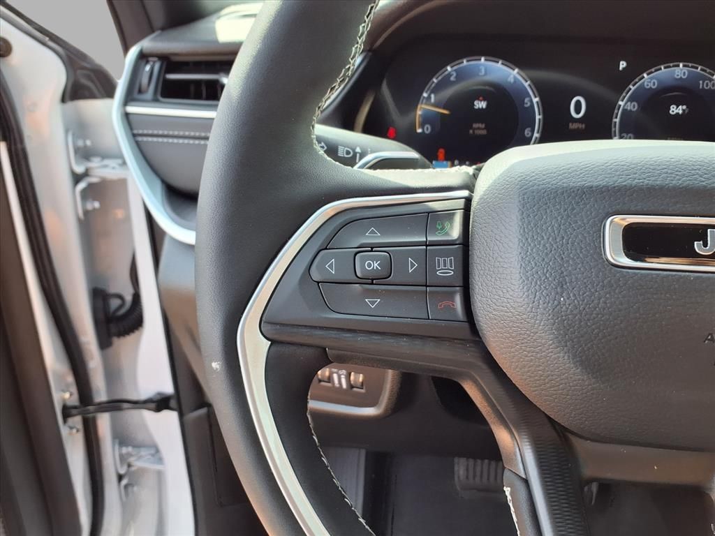 2025 Jeep Grand Cherokee Laredo X photo 10