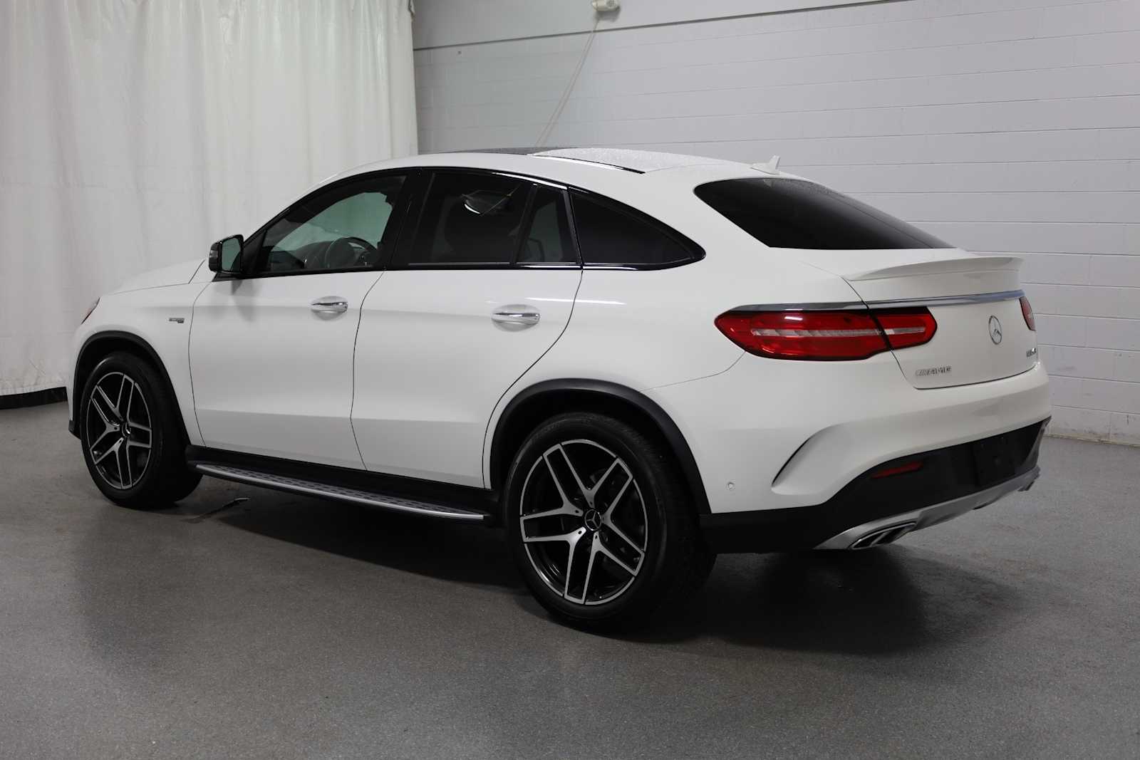 2017 Mercedes Benz GLE AMG 43 photo 2