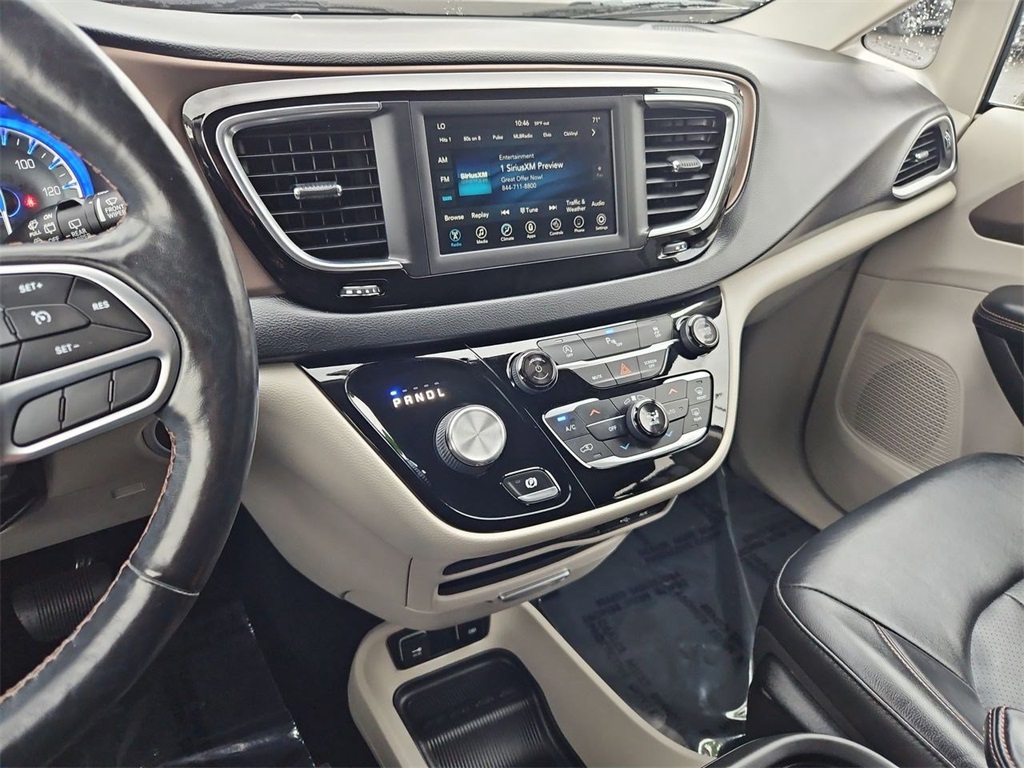 2019 Chrysler Pacifica Touring L photo 16