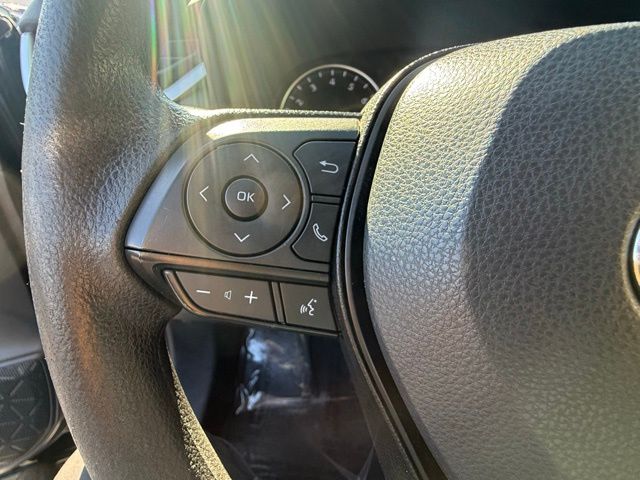 2022 Toyota RAV4 LE photo 24