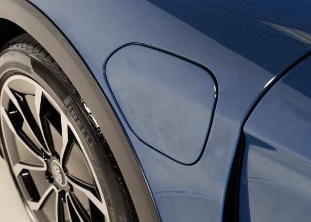 2022 Porsche Taycan Cross Turismo 4 photo 11