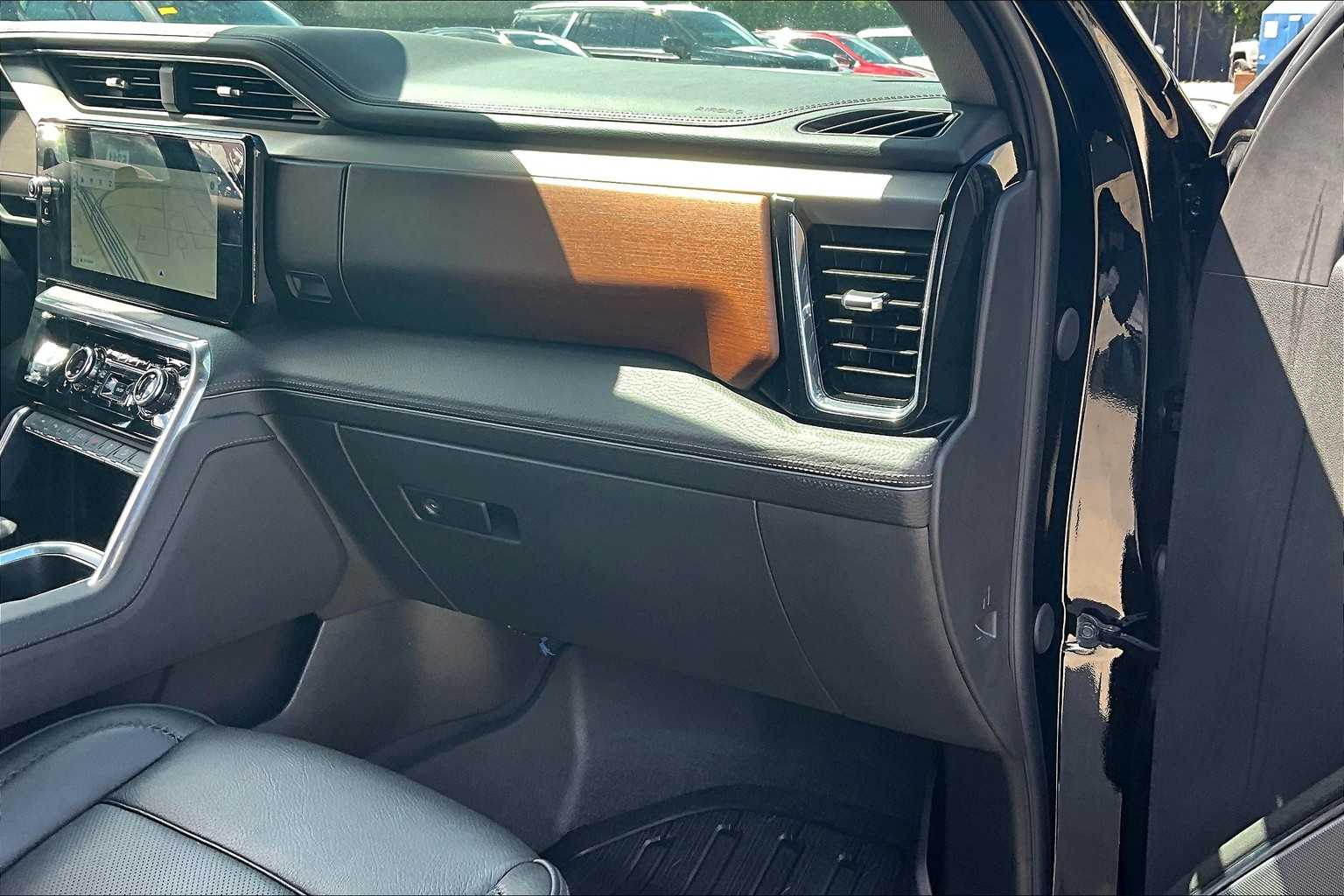 2024 Gmc Sierra Denali photo 17