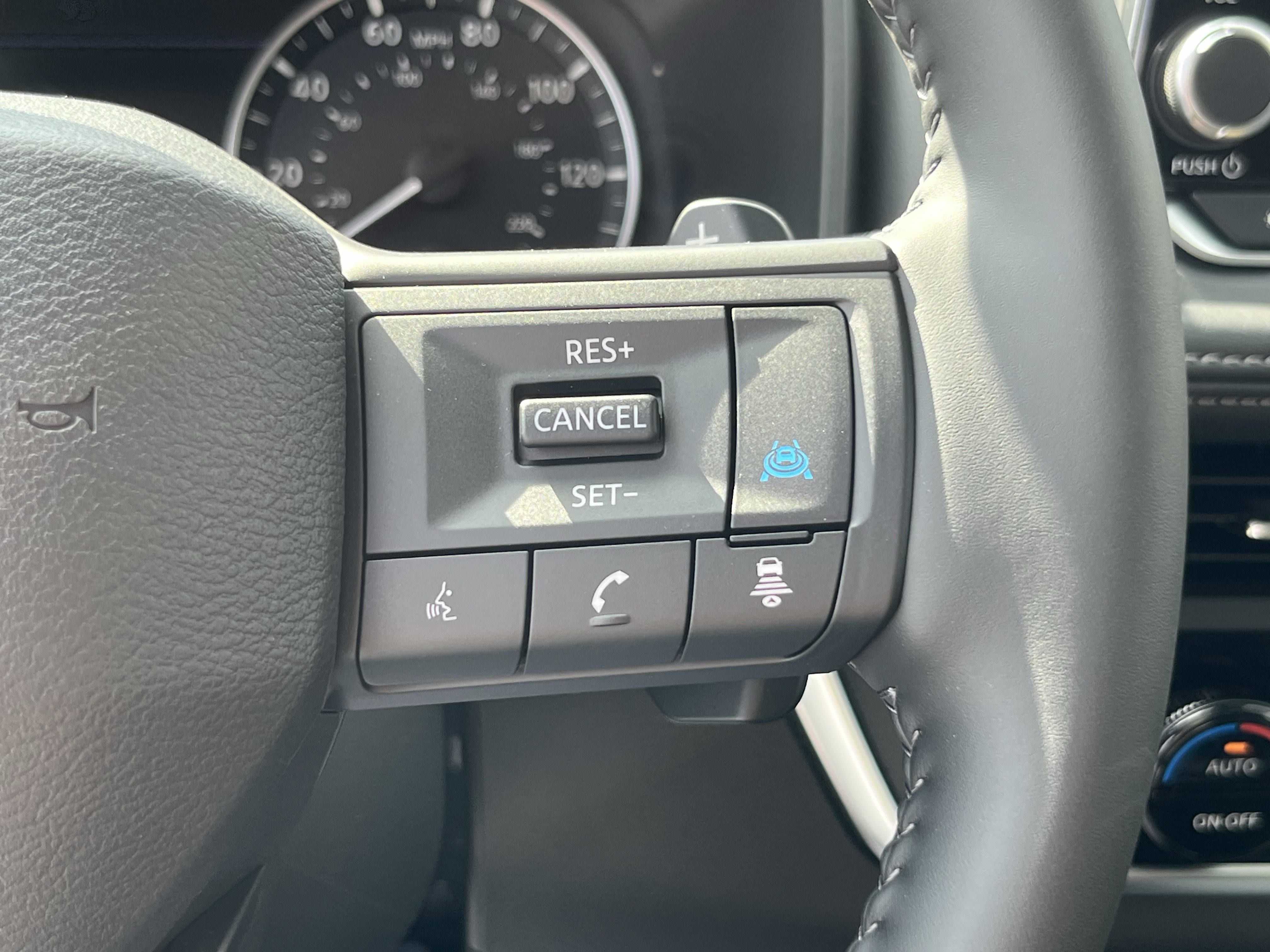 2026 Nissan Rogue SV photo 2