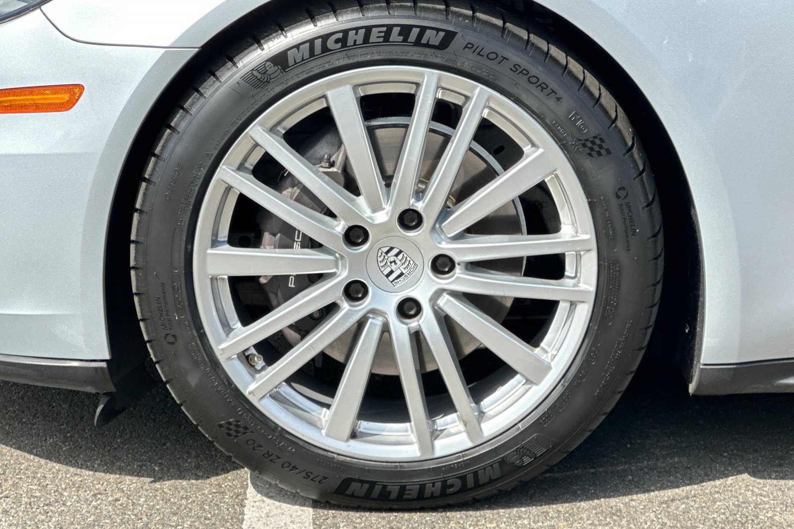 2018 Porsche Panamera 4 photo 32