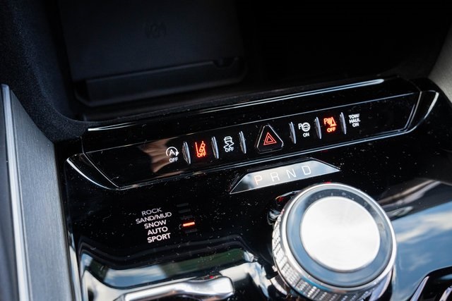 2025 Jeep Wagoneer Base photo 22