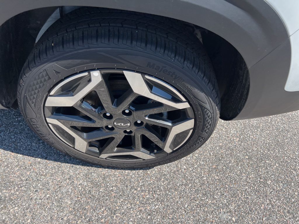 2024 Kia Seltos SX photo 27