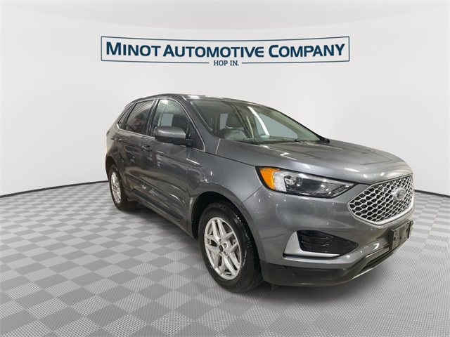 2024 Ford Edge SEL photo 2