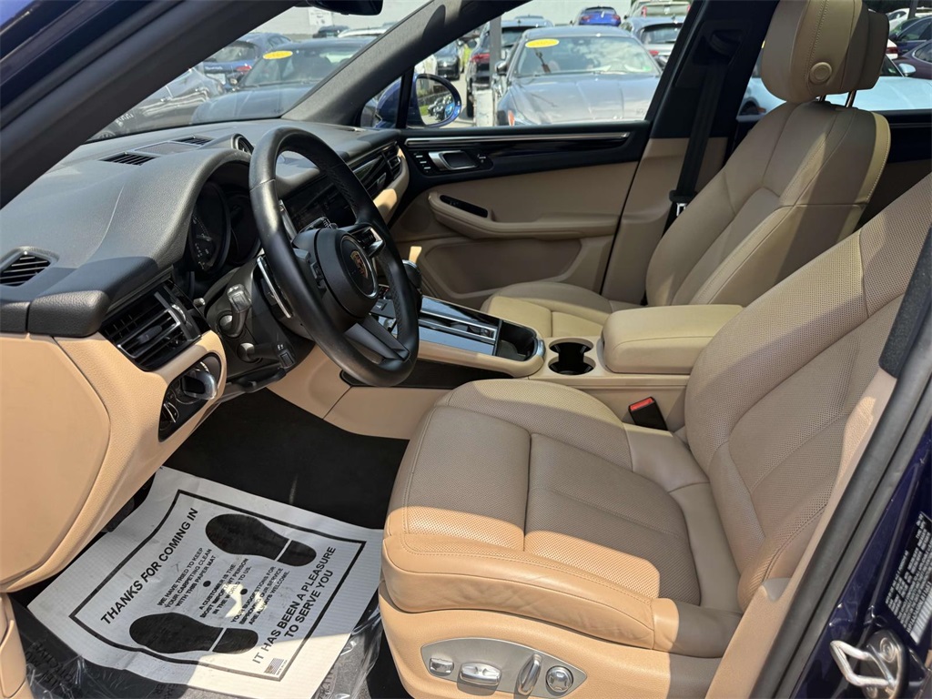 2022 Porsche Macan Base photo 19
