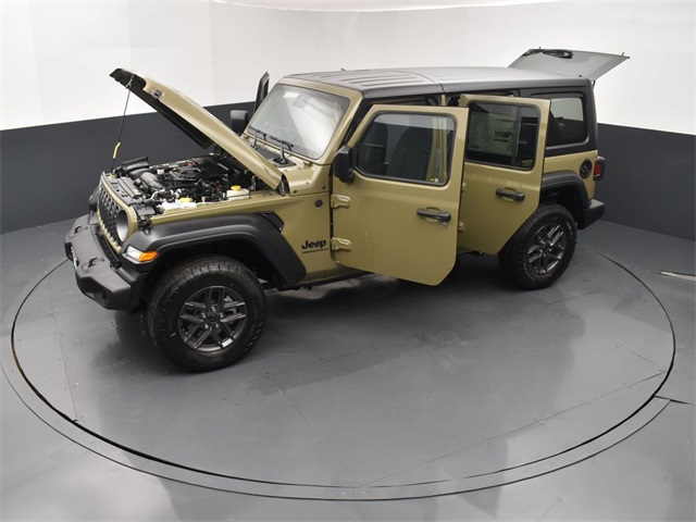 2025 Jeep Wrangler photo 26