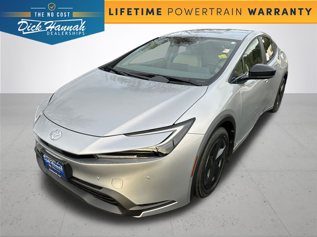 2026 Toyota Prius LE's photo