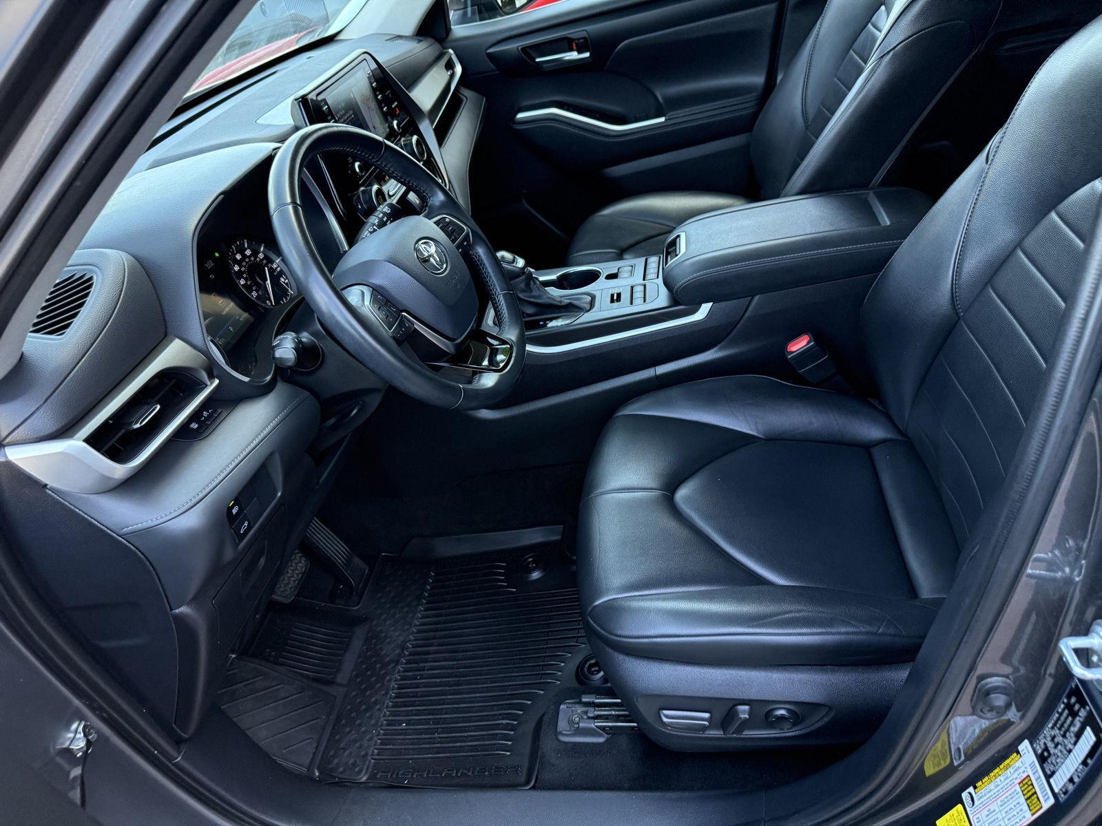 2021 Toyota Highlander XLE photo 15