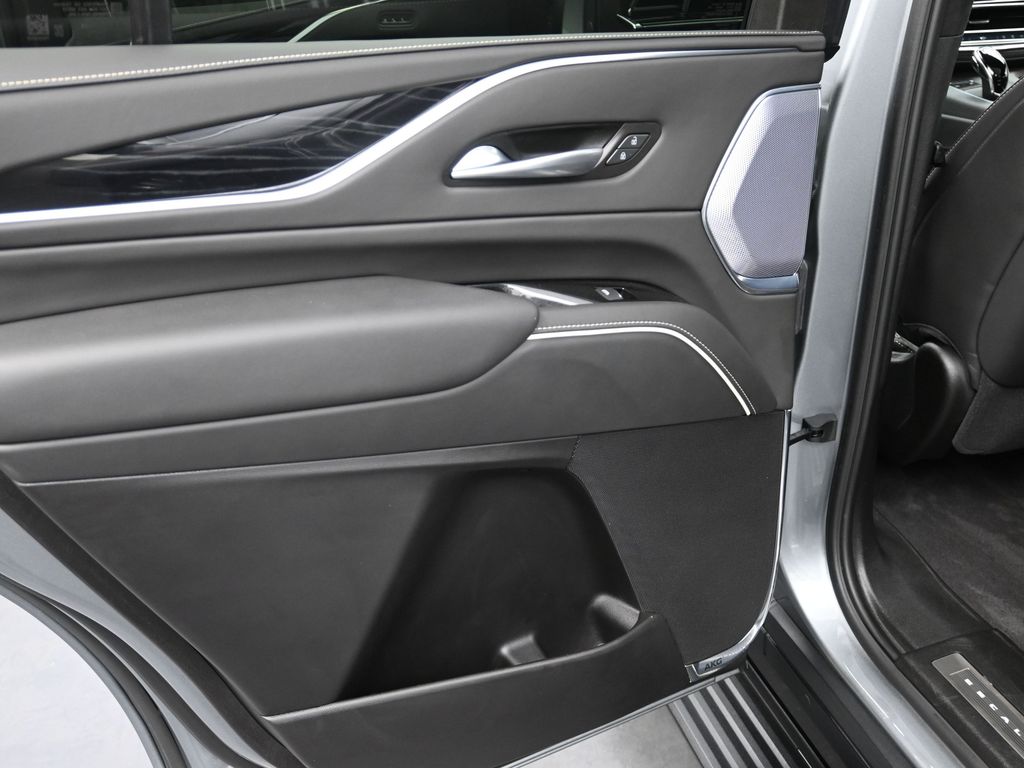2023 Cadillac Escalade V-Series photo 12