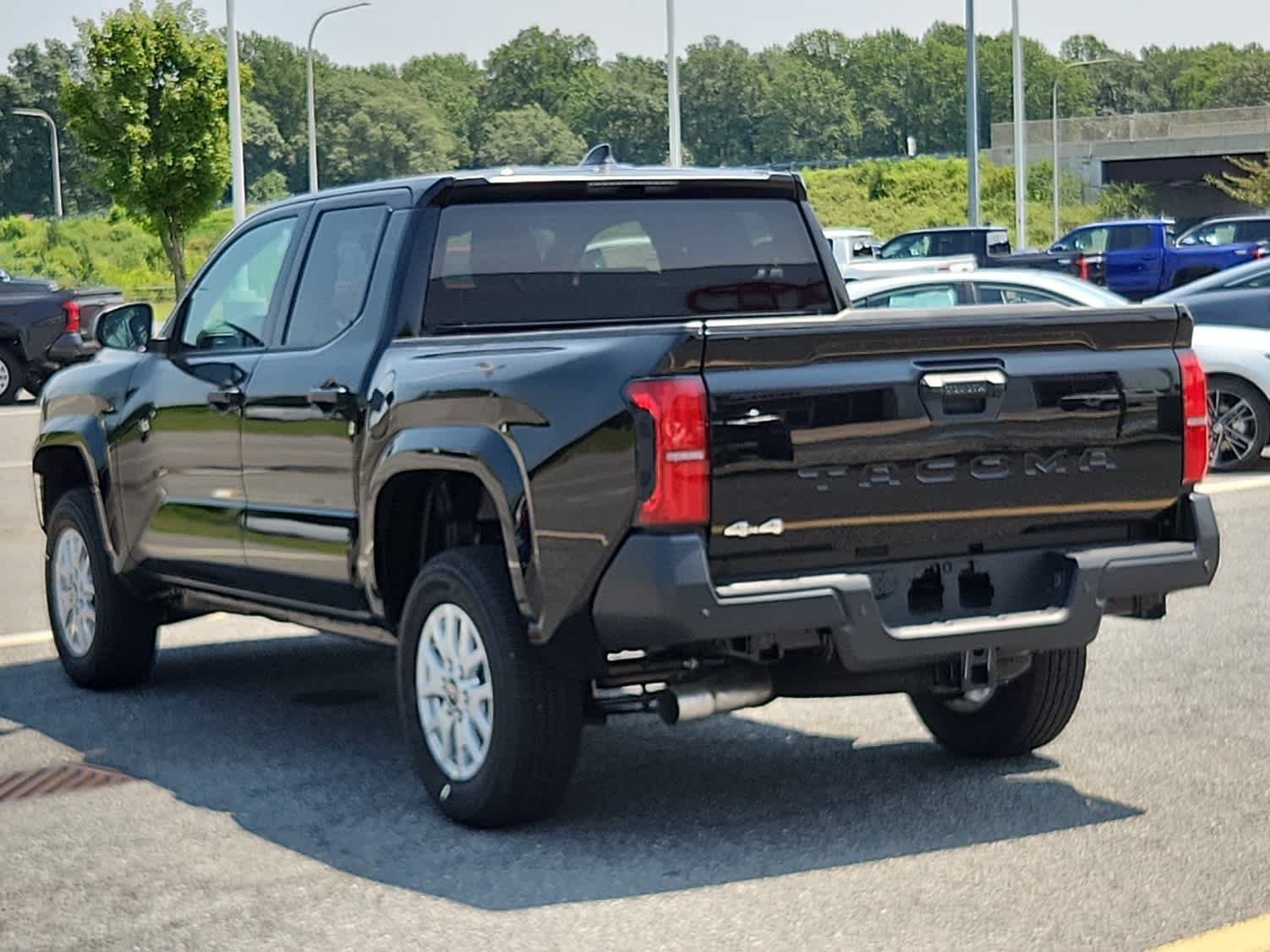 2025 Toyota Tacoma SR Double Cab photo 4