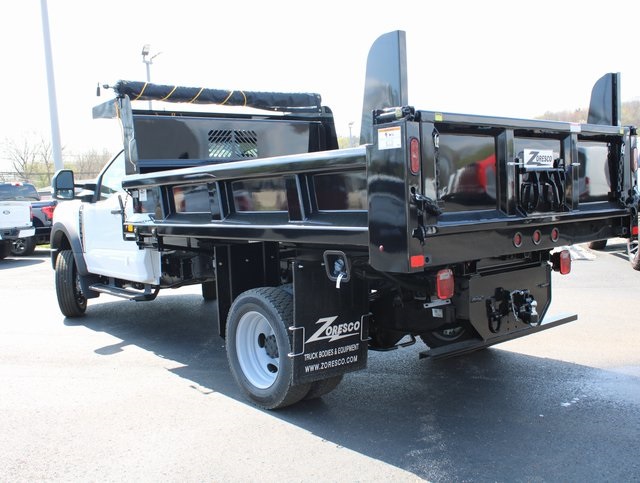 2025 Ford F-550 photo 3