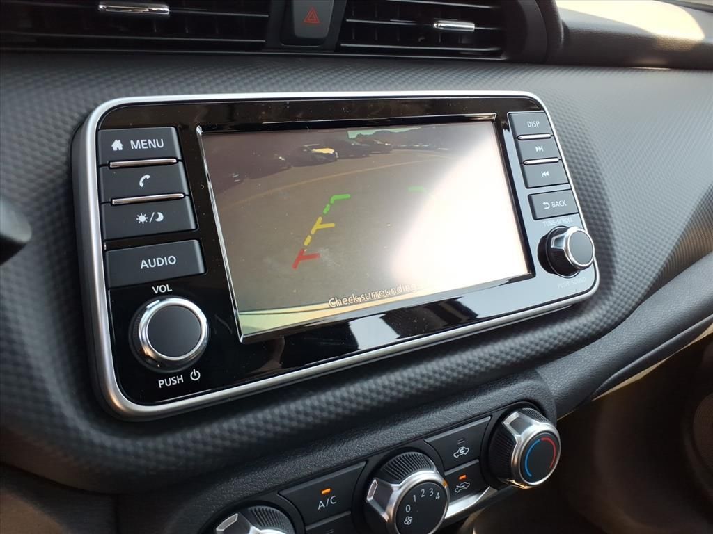 2025 Nissan Kicks Play S photo 14