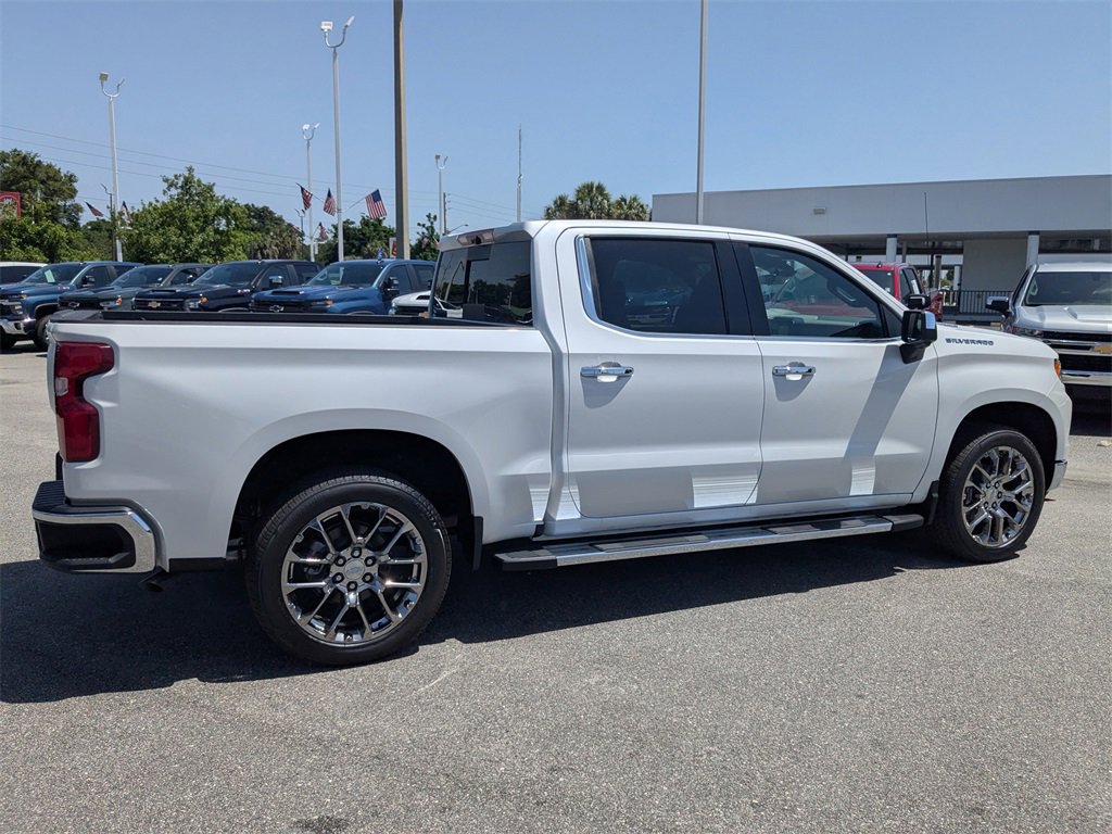 2025 Chevrolet Silverado 1500 LTZ photo 4