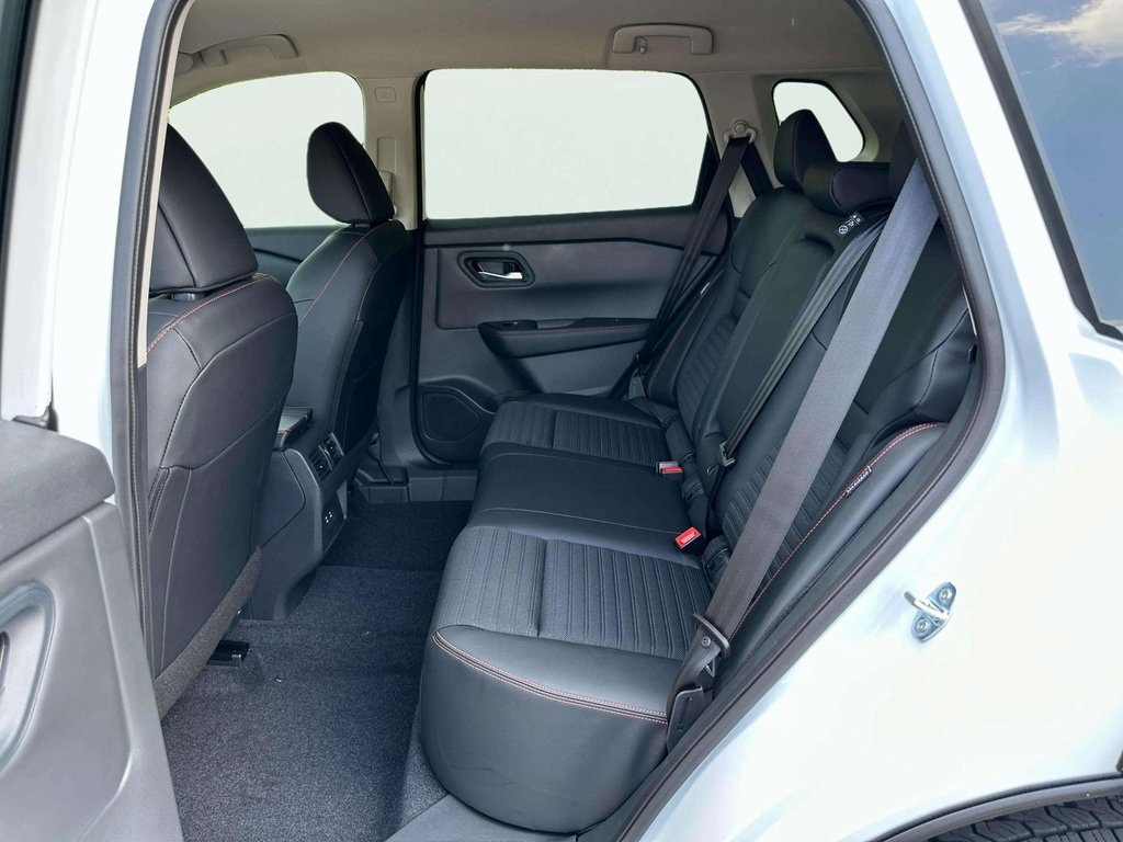2026 Nissan Rogue SV photo 8