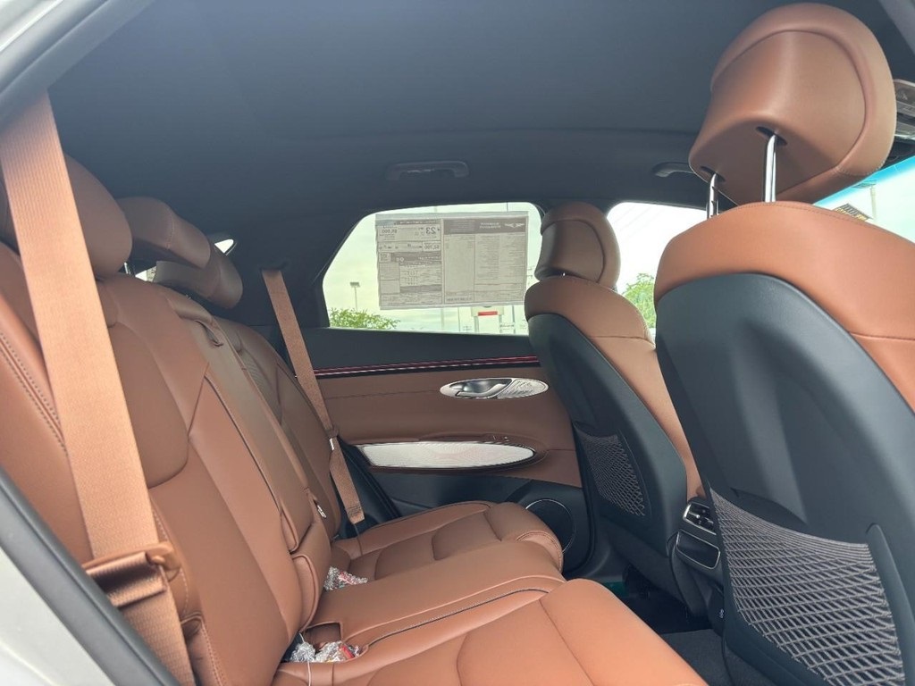 2026 Genesis GV70 2.5T Advanced photo 5