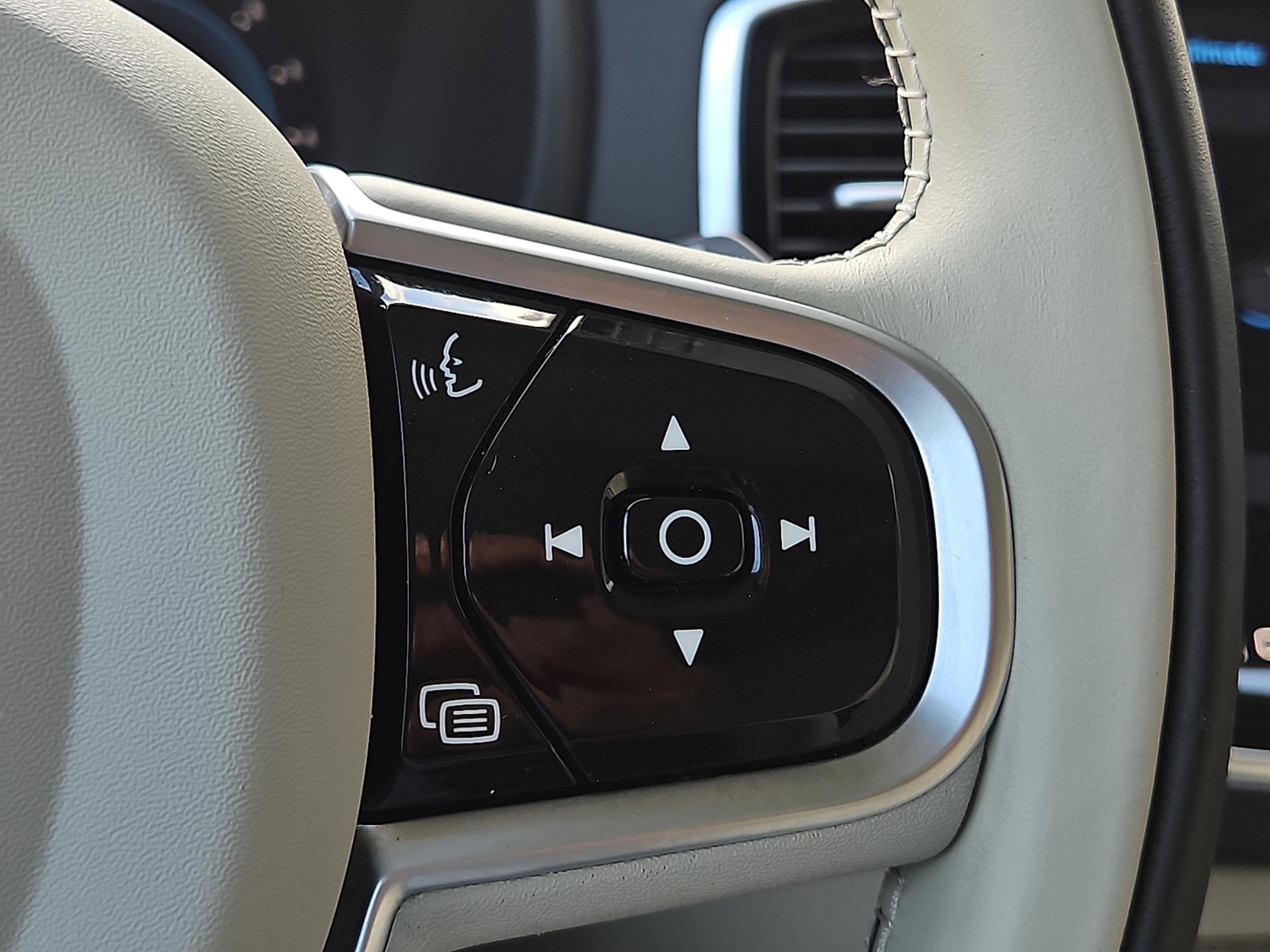 2023 Volvo XC90 Ultimate photo 16