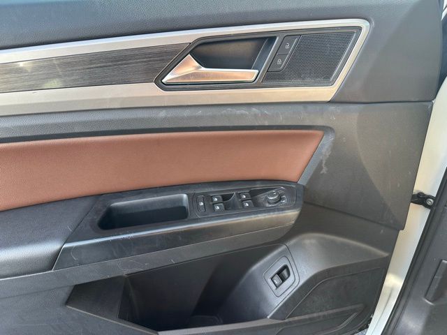 2021 Volkswagen Atlas SEL photo 25