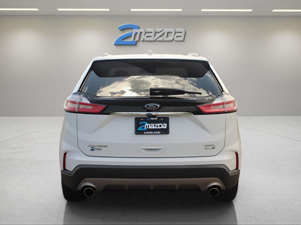 2020 Ford Edge SEL photo 4