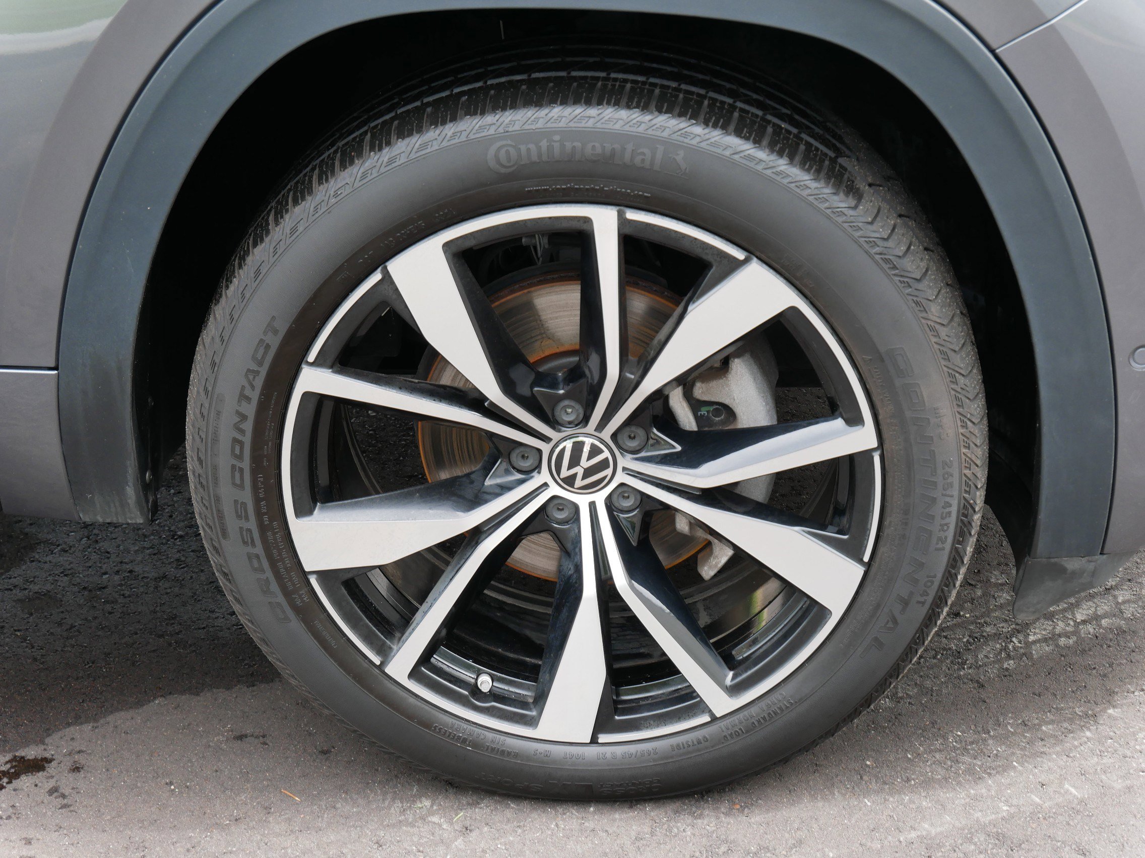 2025 Volkswagen Atlas SEL Premium R-Line photo 15