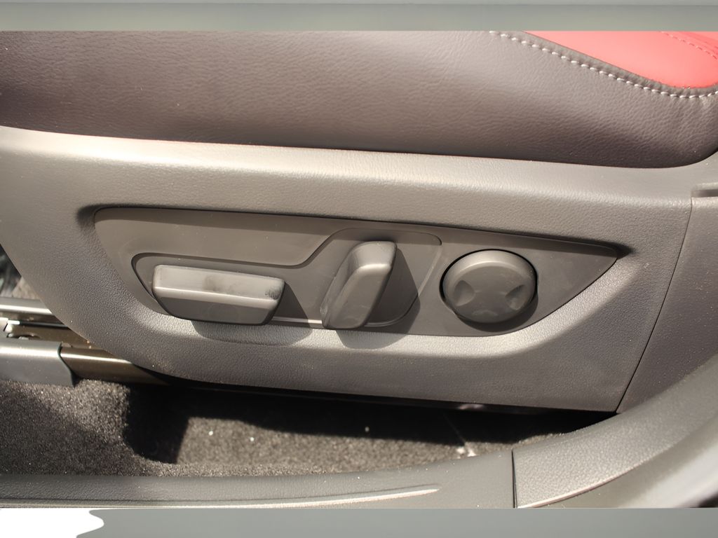 2025 Mazda CX-50 Premium photo 12