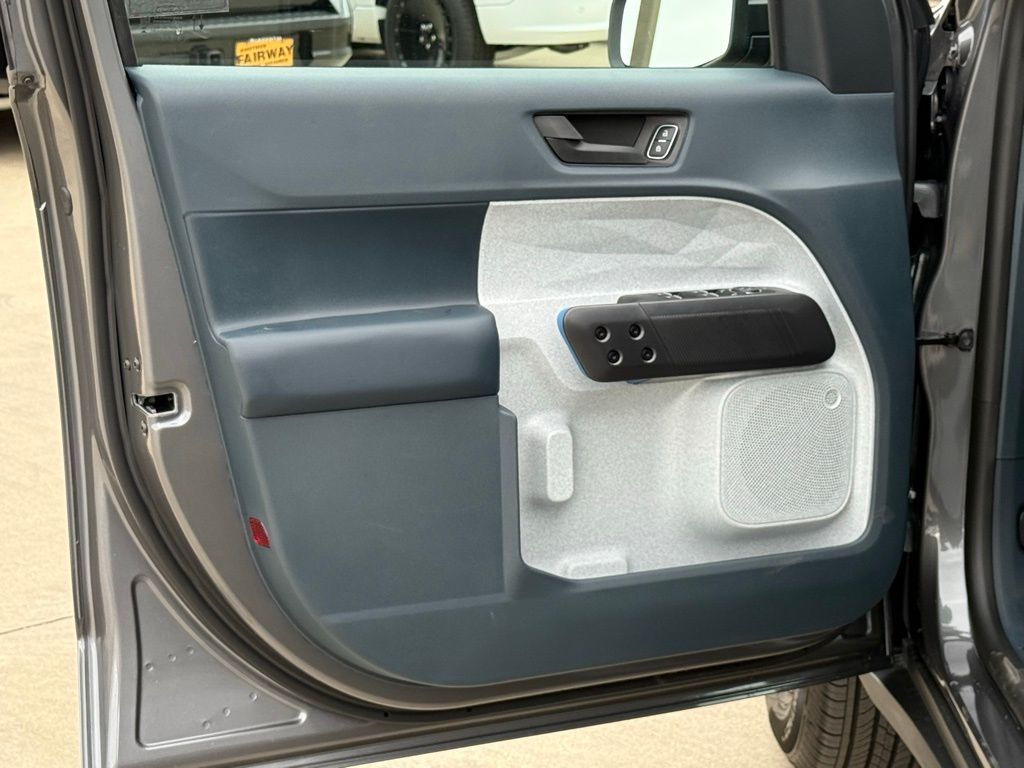 2025 Ford Maverick XLT photo 13