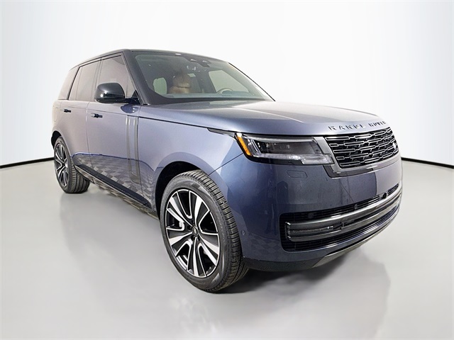 2025 Land Rover Range Rover SE photo 3