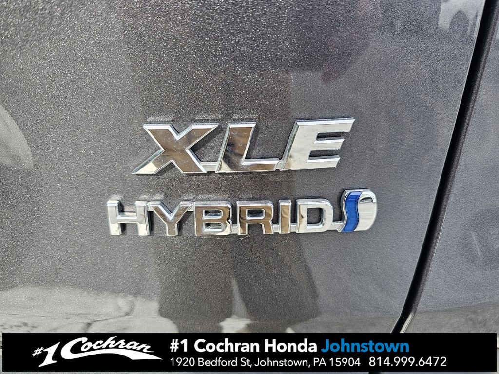 2022 Toyota RAV4 Hybrid XLE photo 5
