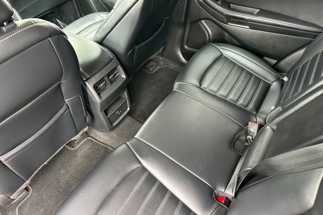 2022 Ford Edge SEL photo 12