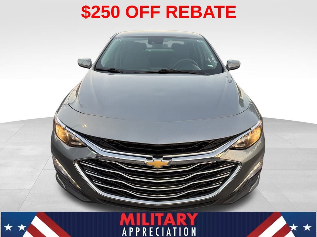 2023 Chevrolet Malibu 1LT photo 2