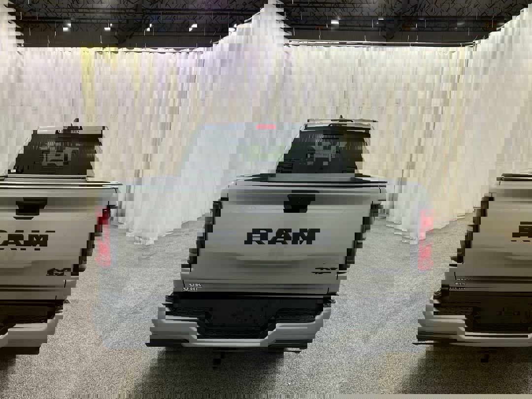 2025 Ram 1500 Tradesman photo 4