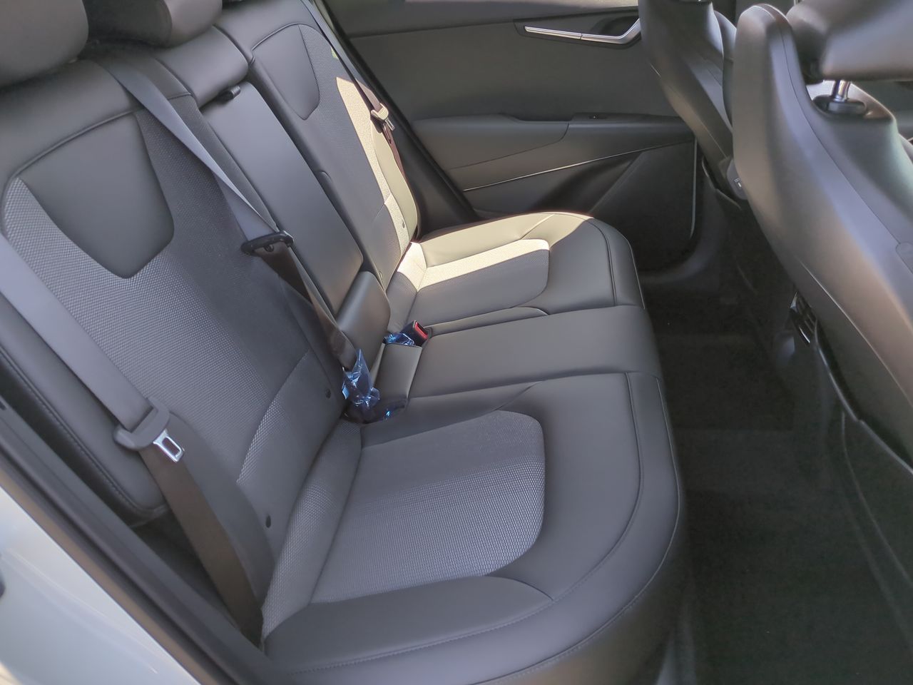 2025 Kia Niro Plug-In Hybrid EX photo 22